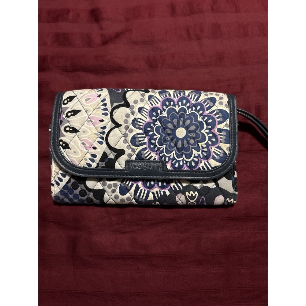 Vera Bradley Quilted Floral Medallion Wallet Clutch Snap Zip Coin Purple‎ Cotton